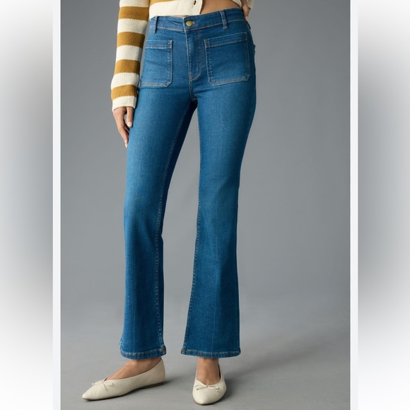 The Yaya Patch Pocket Mid-Rise Crop Flare Jeans by Pilcro - Picture 1 of 5